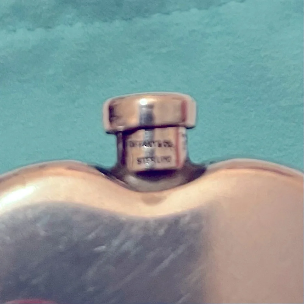 ❌SOLD❌ Tiffany & Co Heart Shaped Sterling Silver Perfume Flask VINTAGE / Antique - Picture 7 of 10